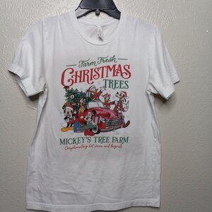 Retro Farm Christmas Disney Shirt Size M
